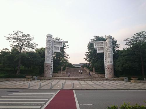 廣州市蘿崗區(qū)市民廣場地下車庫.jpg